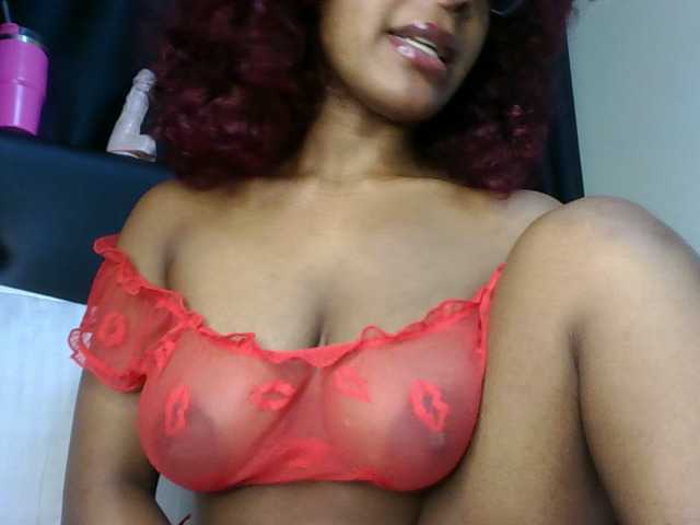 Sweet-Aura live cam on BongaCams