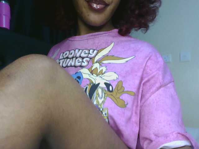Sweet-Aura live cam on BongaCams