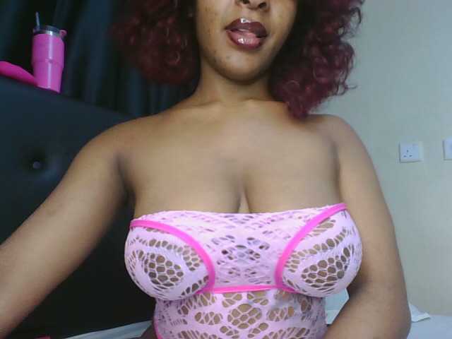Sweet-Aura live cam on BongaCams