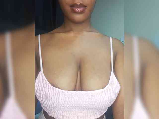vickyprettyboobs webcam