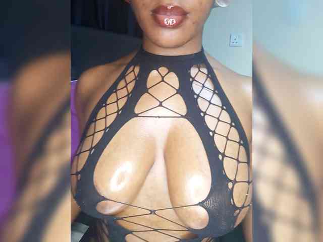 vickyprettyboobs webcam