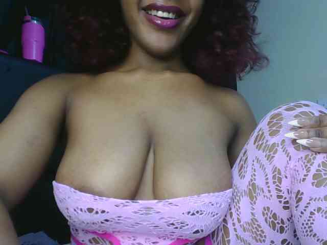vickyprettyboobs webcam