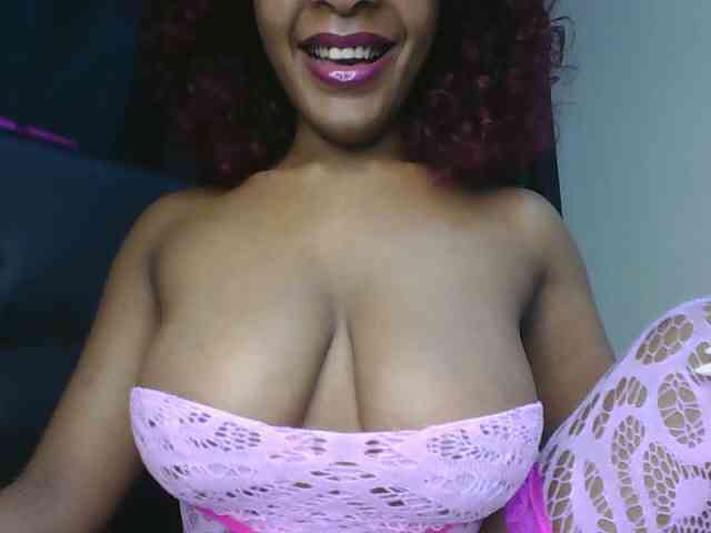 vickyprettyboobs webcam
