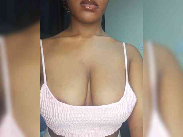 vickyprettyboobs webcam