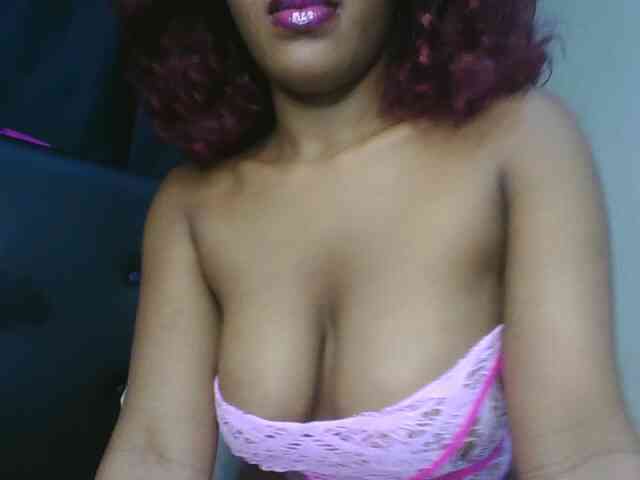 vickyprettyboobs webcam