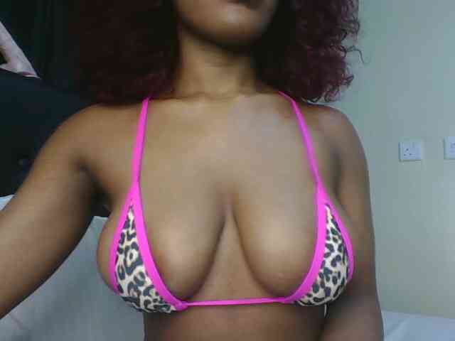 vickyprettyboobs webcam