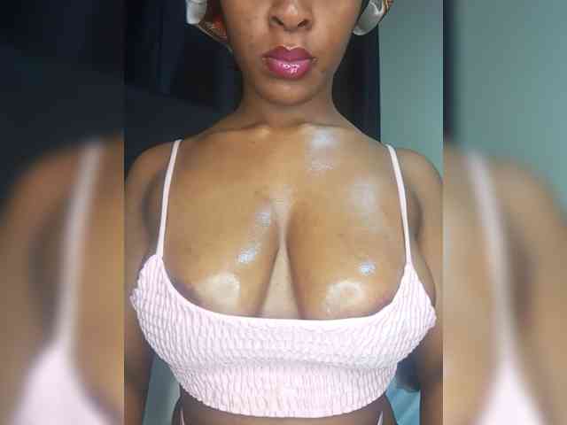 vickyprettyboobs webcam