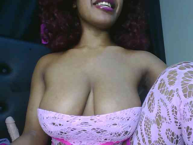 vickyprettyboobs webcam