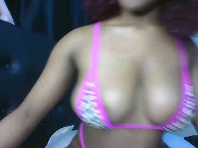 vickyprettyboobs webcam