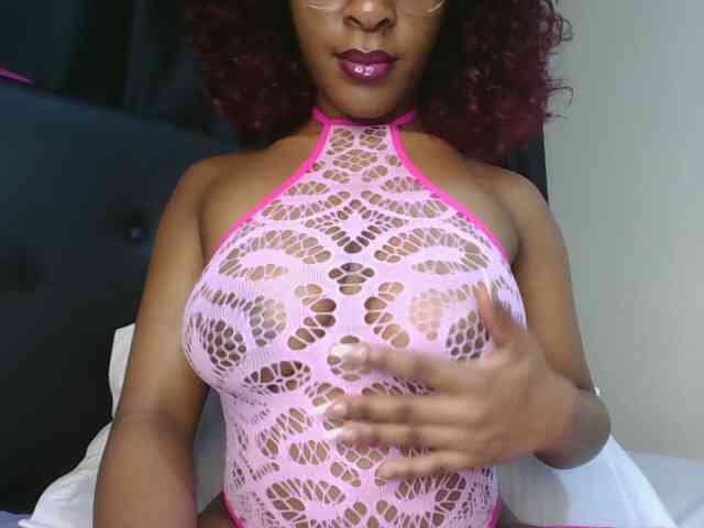 vickyprettyboobs webcam
