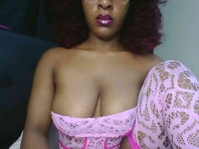 vickyprettyboobs webcam