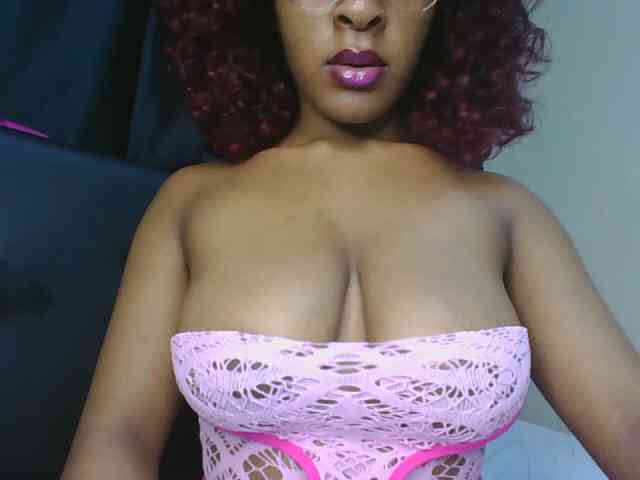 vickyprettyboobs webcam