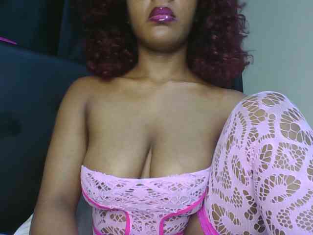 vickyprettyboobs webcam