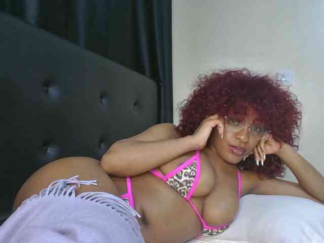 vickyprettyboobs webcam
