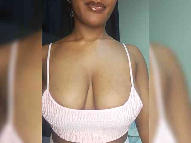 vickyprettyboobs webcam