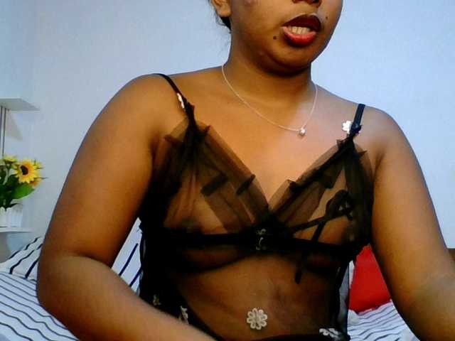 Pauliemarie live cam on BongaCams