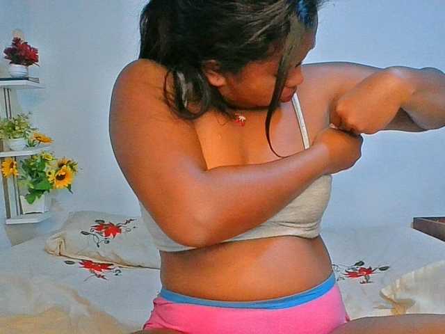 Pauliemarie live cam on BongaCams