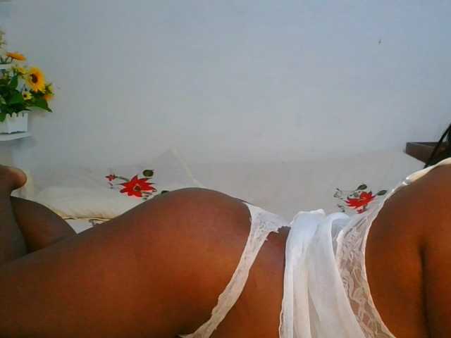 Pauliemarie live cam on BongaCams