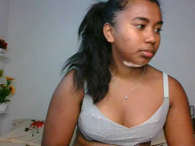 Pauliemarie live cam on BongaCams