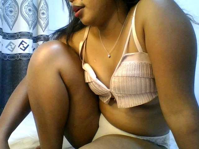 Pauliemarie live cam on BongaCams