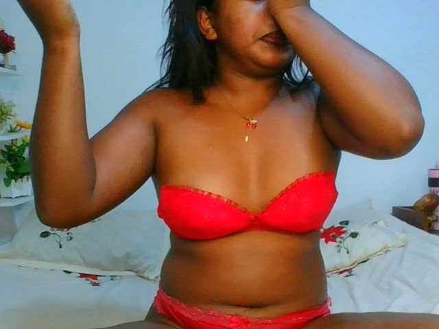Pauliemarie live cam on BongaCams