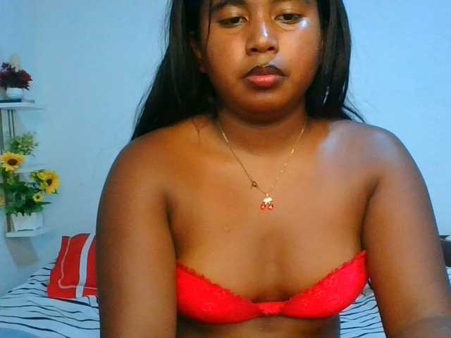 Pauliemarie live cam on BongaCams