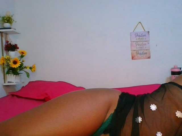 Pauliemarie live cam on BongaCams