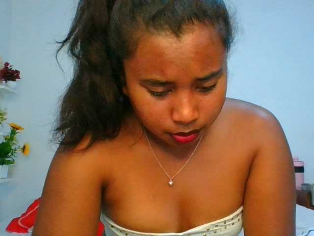 Pauliemarie live cam on BongaCams