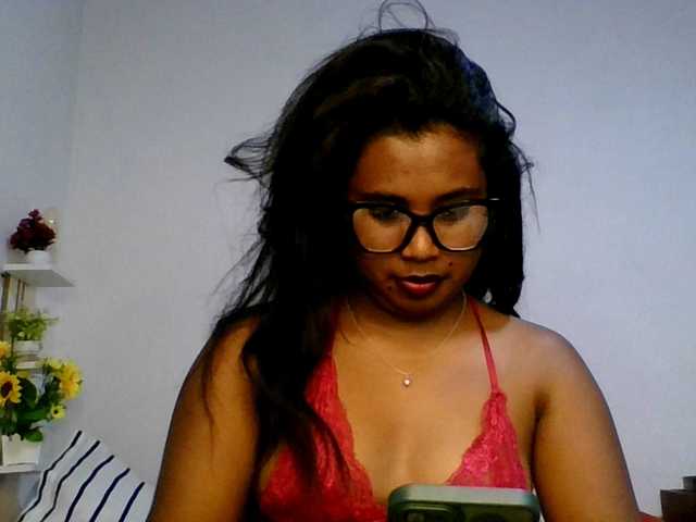 Pauliemarie live cam on BongaCams