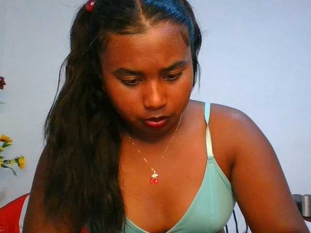 Pauliemarie live cam on BongaCams