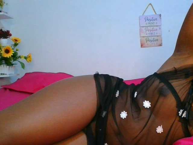Pauliemarie live cam on BongaCams