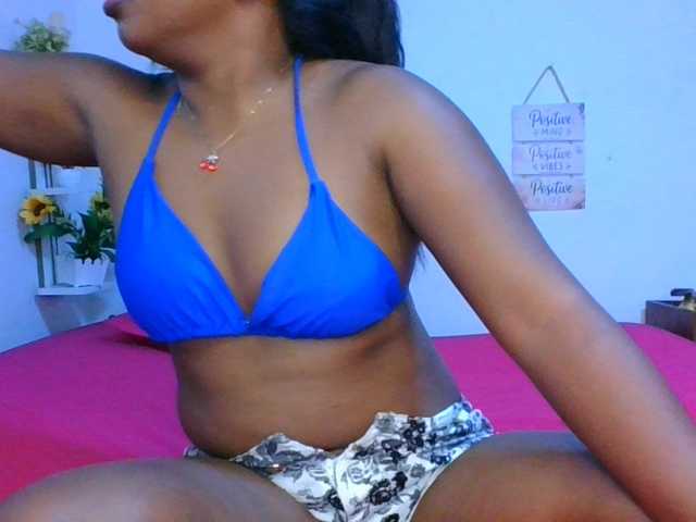 Pauliemarie live cam on BongaCams