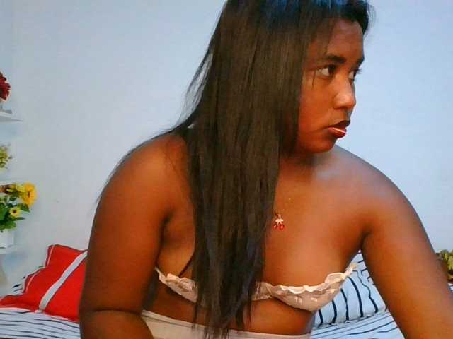 Pauliemarie live cam on BongaCams