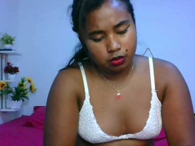 Pauliemarie live cam on BongaCams