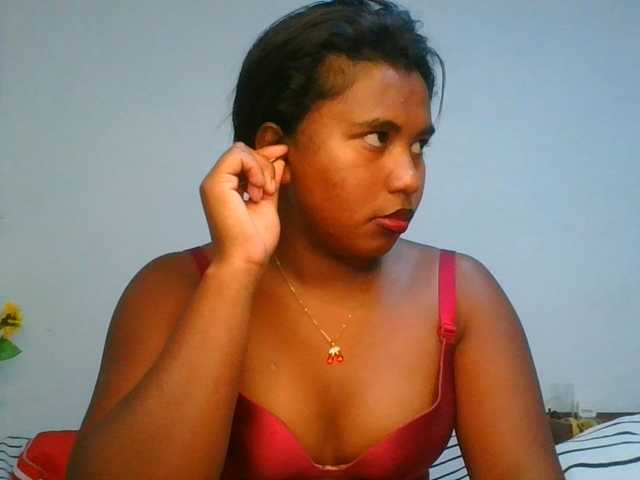 Pauliemarie live cam on BongaCams
