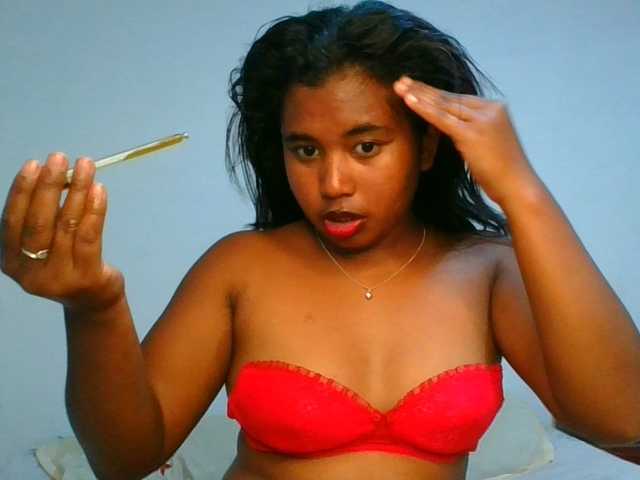 Pauliemarie live cam on BongaCams