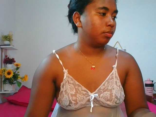 Pauliemarie live cam on BongaCams