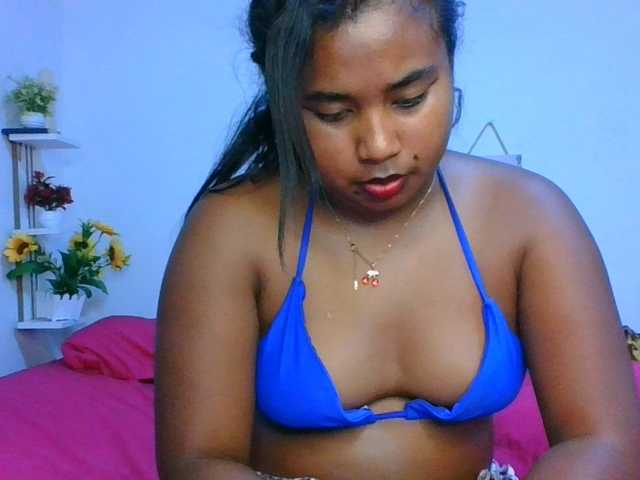 Pauliemarie live cam on BongaCams