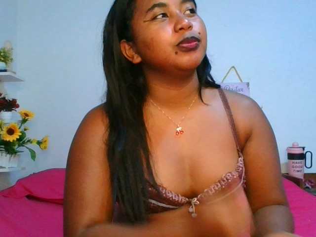 Pauliemarie live cam on BongaCams