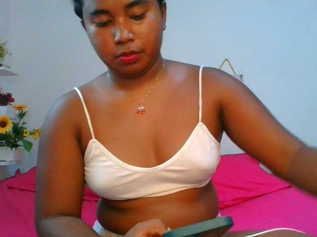Pauliemarie live cam on BongaCams