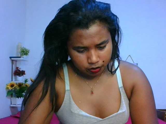 Pauliemarie live cam preview