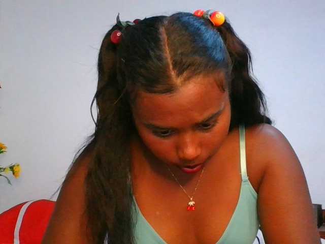 Pauliemarie live cam on BongaCams