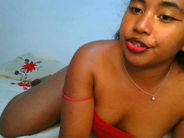 Pauliemarie live cam on BongaCams