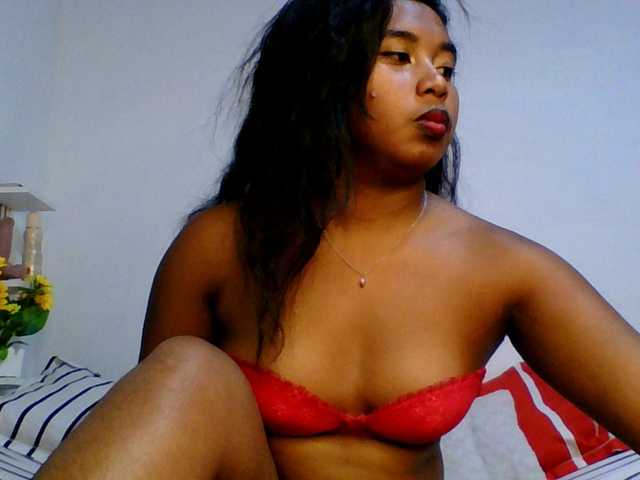 Pauliemarie live cam on BongaCams