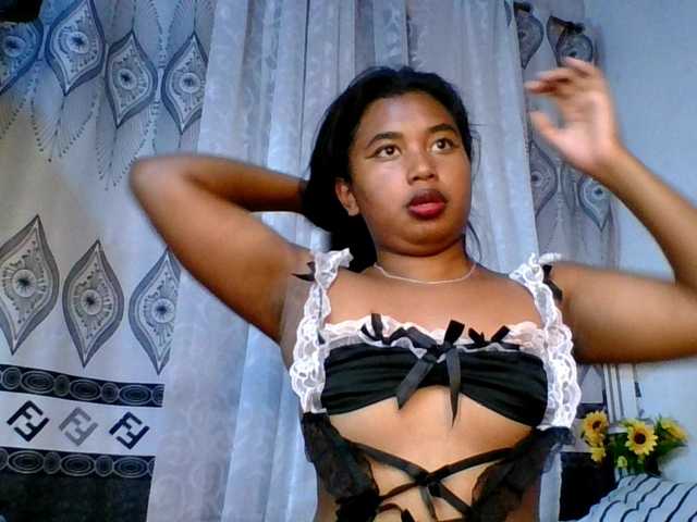 Pauliemarie live cam on BongaCams
