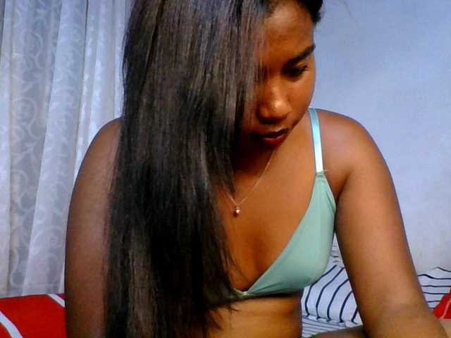 Pauliemarie Live Cam and Statistics on UnifiedCams