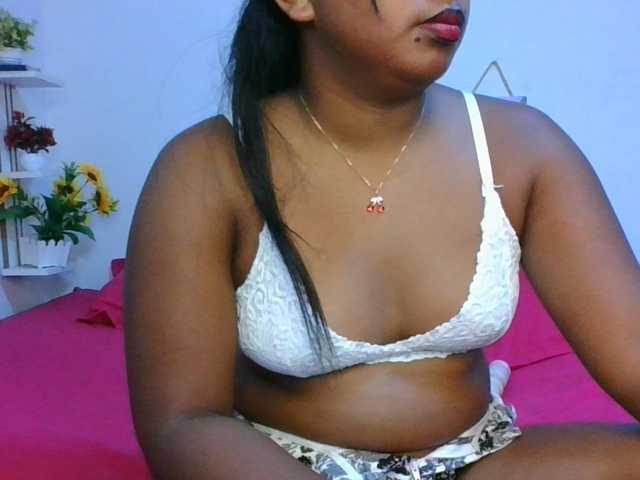 Pauliemarie live cam on BongaCams
