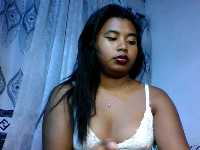 Pauliemarie live cam on BongaCams