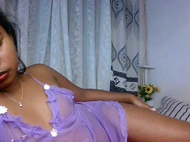 Pauliemarie live cam on BongaCams