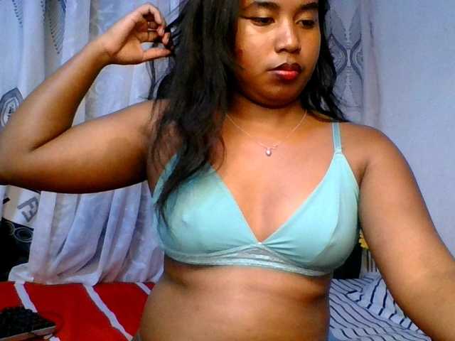 Pauliemarie live cam on BongaCams